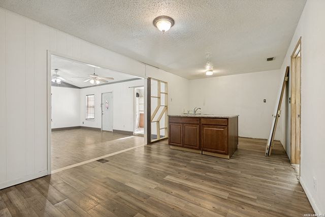 12017 FOREST NOOK CT, Live Oak, TX 78233