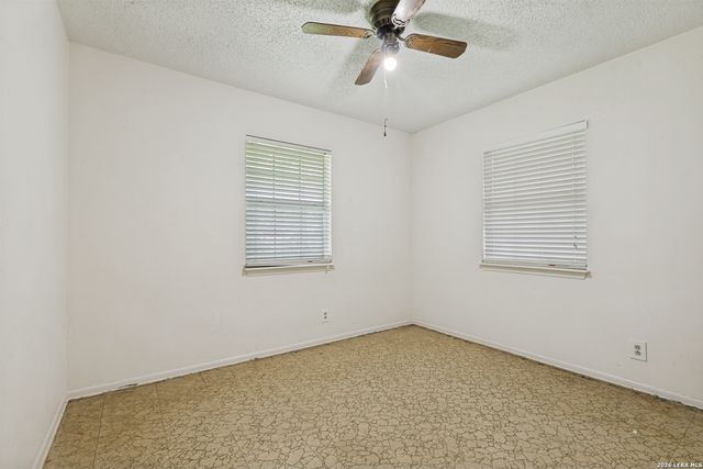 12017 FOREST NOOK CT, Live Oak, TX 78233