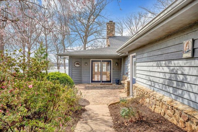 223 Lee DR, Huddleston, VA 24104