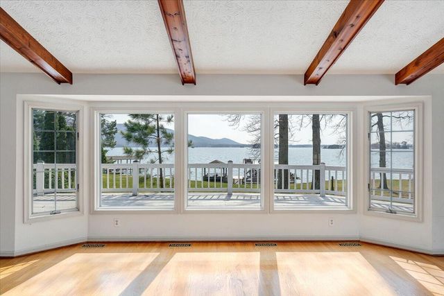 223 Lee DR, Huddleston, VA 24104