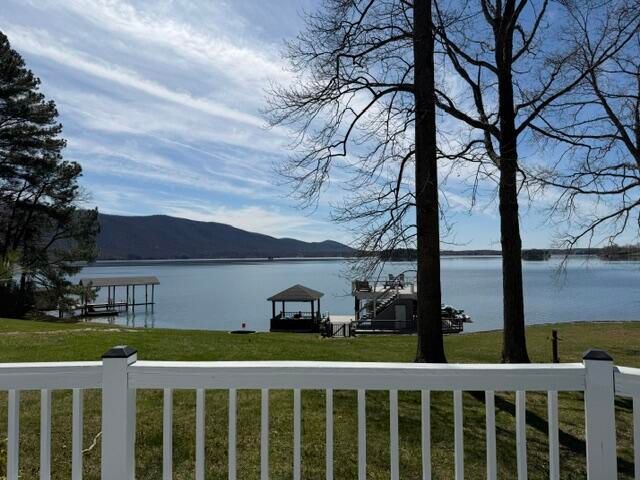 223 Lee DR, Huddleston, VA 24104