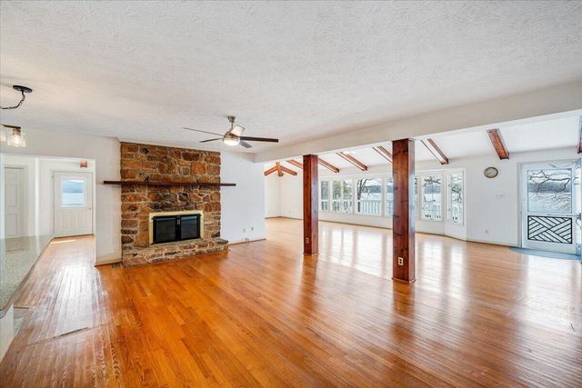 223 Lee DR, Huddleston, VA 24104