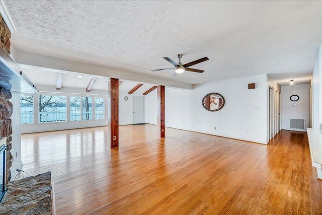 223 Lee DR, Huddleston, VA 24104