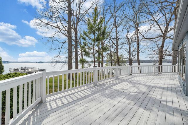 223 Lee DR, Huddleston, VA 24104