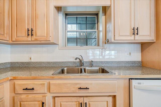 223 Lee DR, Huddleston, VA 24104