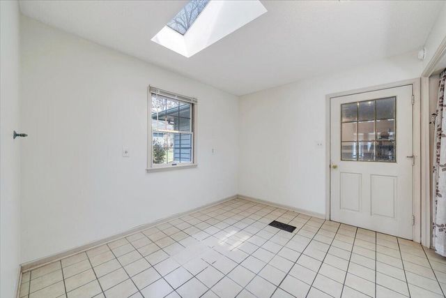 223 Lee DR, Huddleston, VA 24104