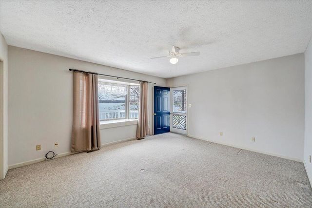 223 Lee DR, Huddleston, VA 24104