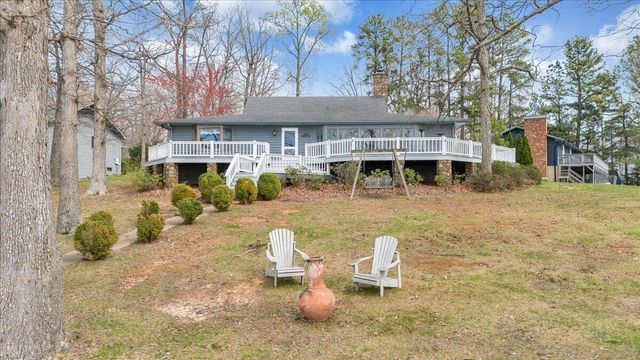 223 Lee DR, Huddleston, VA 24104