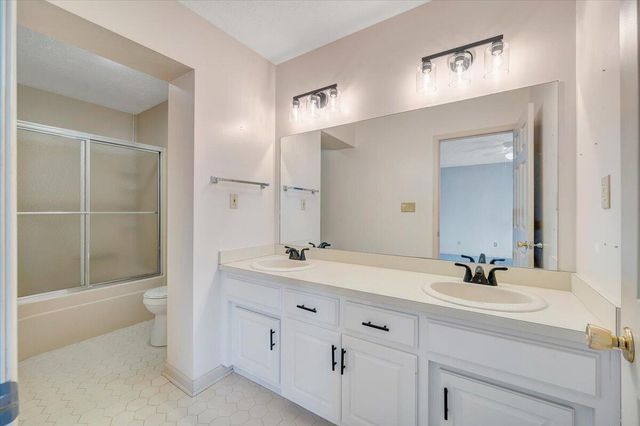 223 Lee DR, Huddleston, VA 24104