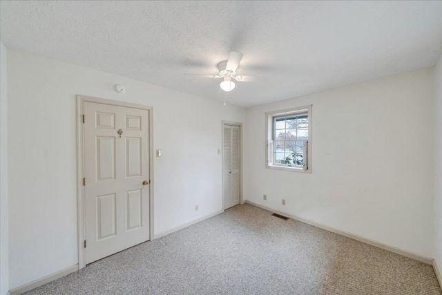 223 Lee DR, Huddleston, VA 24104