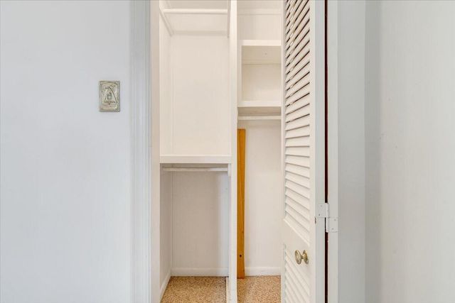 223 Lee DR, Huddleston, VA 24104