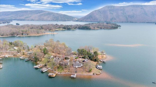 223 Lee DR, Huddleston, VA 24104