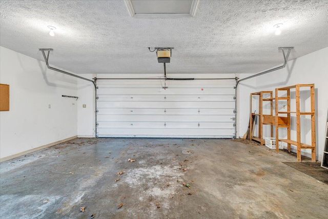 223 Lee DR, Huddleston, VA 24104