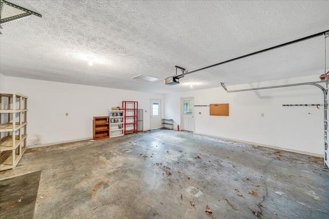 223 Lee DR, Huddleston, VA 24104