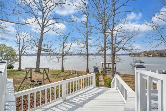 223 Lee DR, Huddleston, VA 24104