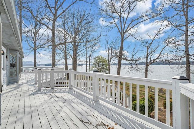 223 Lee DR, Huddleston, VA 24104