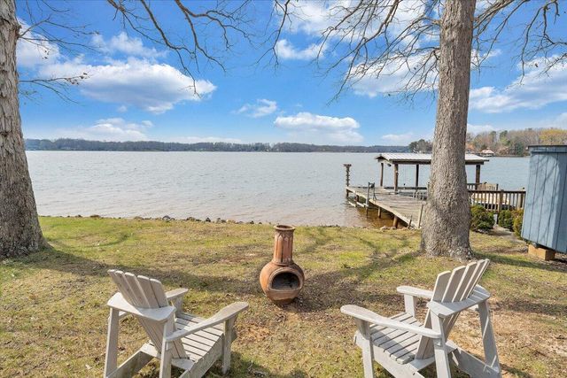 223 Lee DR, Huddleston, VA 24104