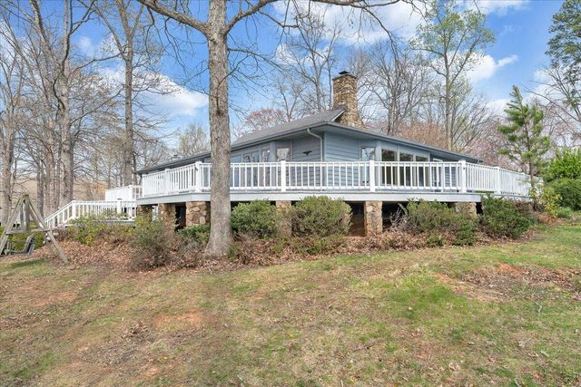 223 Lee DR, Huddleston, VA 24104