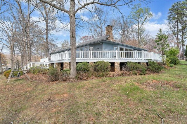 223 Lee DR, Huddleston, VA 24104
