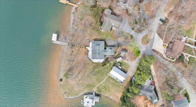 223 Lee DR, Huddleston, VA 24104