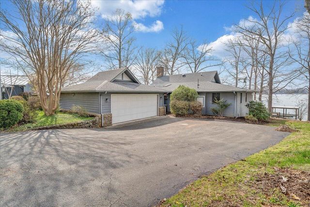 223 Lee DR, Huddleston, VA 24104