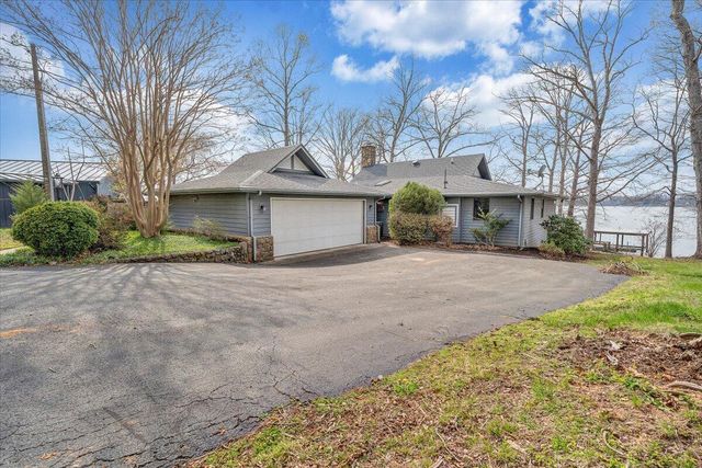 223 Lee DR, Huddleston, VA 24104