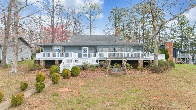223 Lee DR, Huddleston, VA 24104