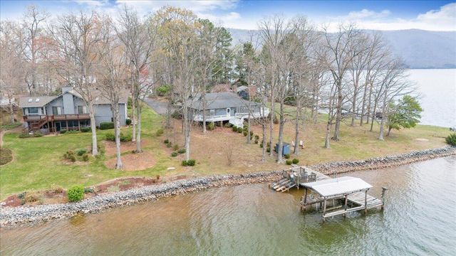 223 Lee DR, Huddleston, VA 24104