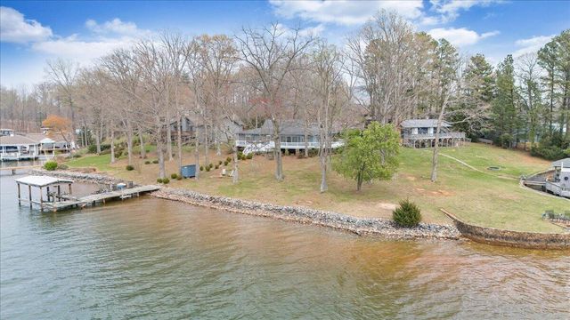 223 Lee DR, Huddleston, VA 24104