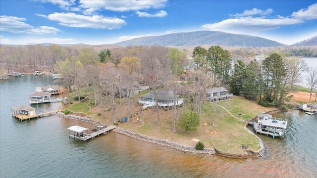 223 Lee DR, Huddleston, VA 24104