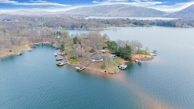 223 Lee DR, Huddleston, VA 24104