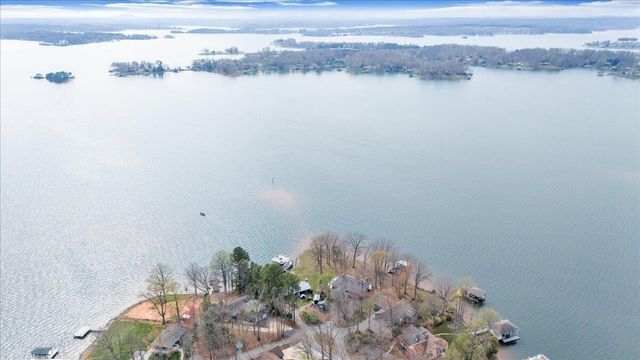 223 Lee DR, Huddleston, VA 24104