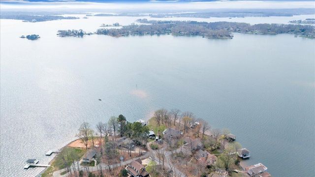 223 Lee DR, Huddleston, VA 24104