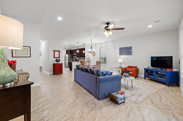 575 Demarett DR, Point Venture, TX 78645