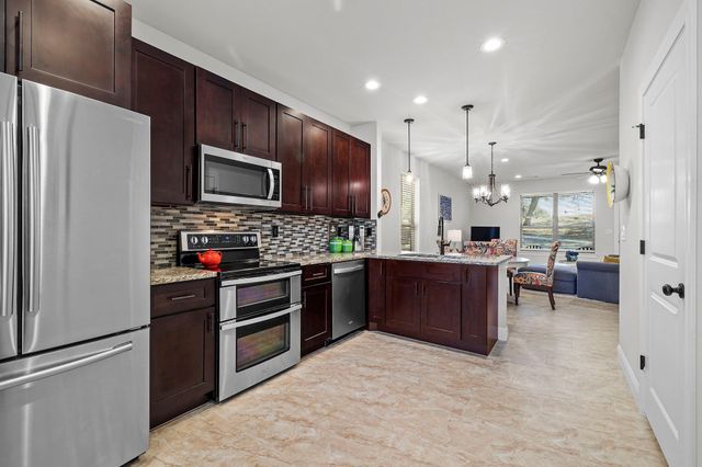 575 Demarett DR, Point Venture, TX 78645