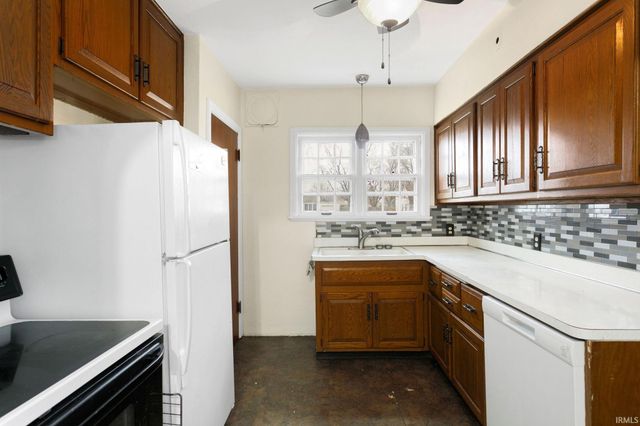 902 Sylvan Lane, South Bend, IN 46619