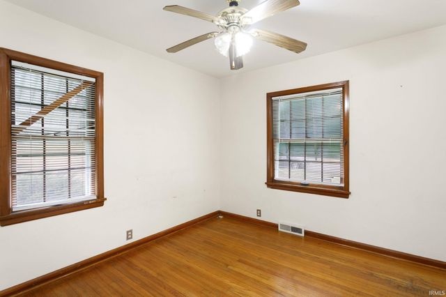 902 Sylvan Lane, South Bend, IN 46619