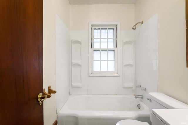 902 Sylvan Lane, South Bend, IN 46619