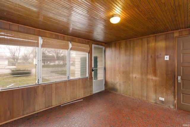 902 Sylvan Lane, South Bend, IN 46619