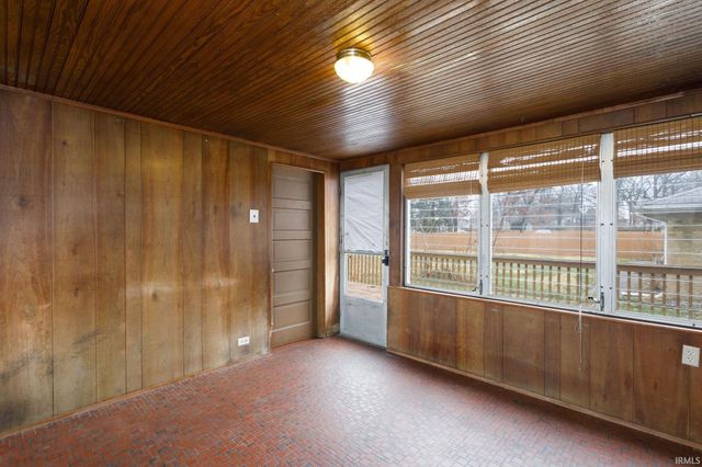 902 Sylvan Lane, South Bend, IN 46619