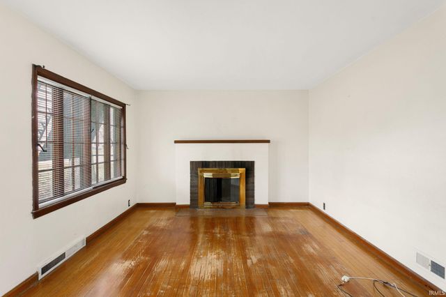 902 Sylvan Lane, South Bend, IN 46619