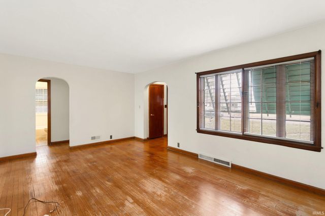 902 Sylvan Lane, South Bend, IN 46619