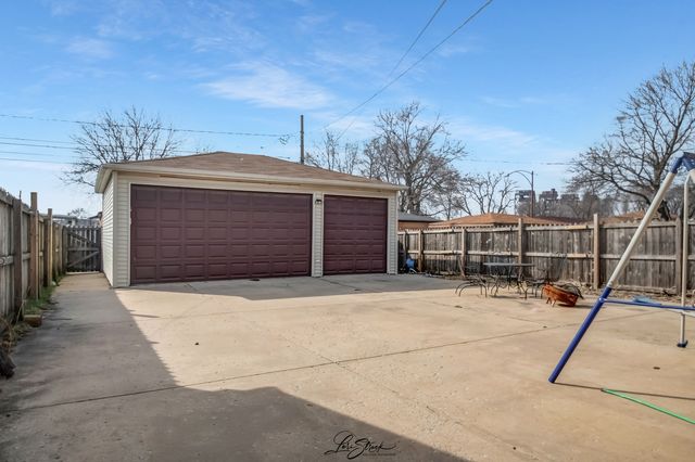 12704 S Muskegon Avenue, Chicago, IL 60633