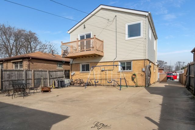 12704 S Muskegon Avenue, Chicago, IL 60633