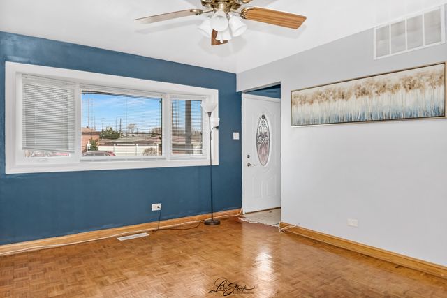 12704 S Muskegon Avenue, Chicago, IL 60633