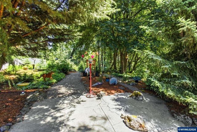 1245 Linnwood Dr NE, Albany, OR 97322