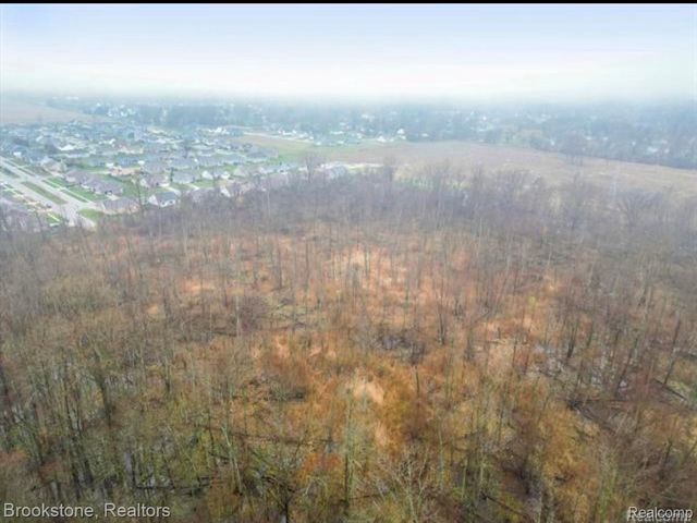 00 drakeshire dr E of Kidder Rd - S of Almont Rd, Almont Village, MI 48003