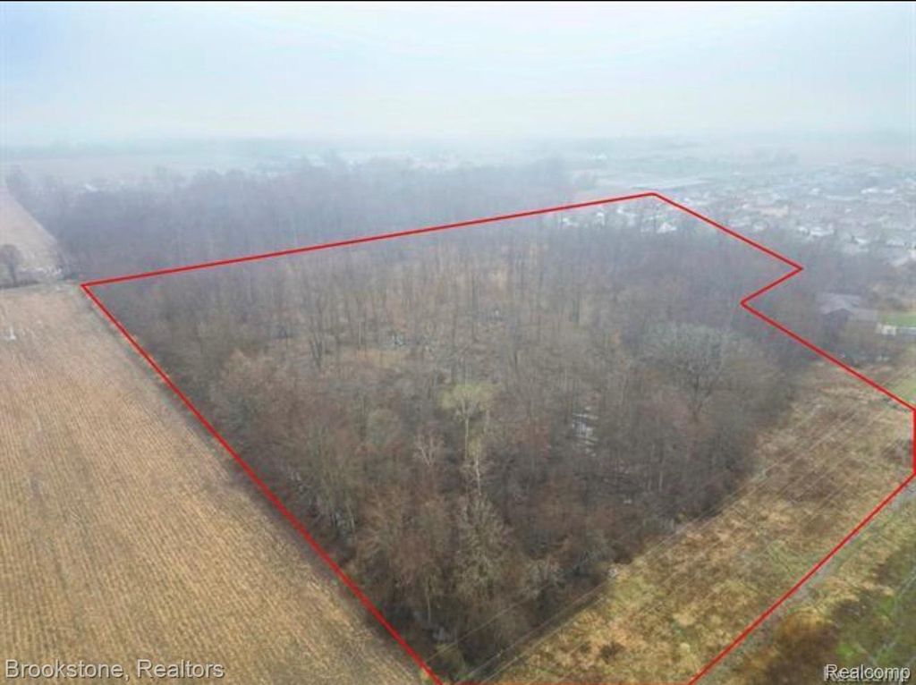 00 drakeshire dr E of Kidder Rd - S of Almont Rd, Almont Village, MI 48003