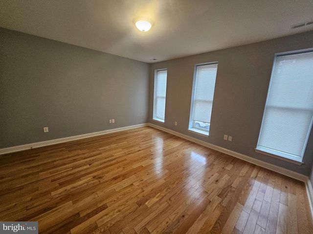 430 S BOND ST, Baltimore, MD 21231