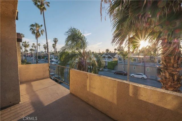 1140 Pacific Ave 20, Long Beach, CA 90813